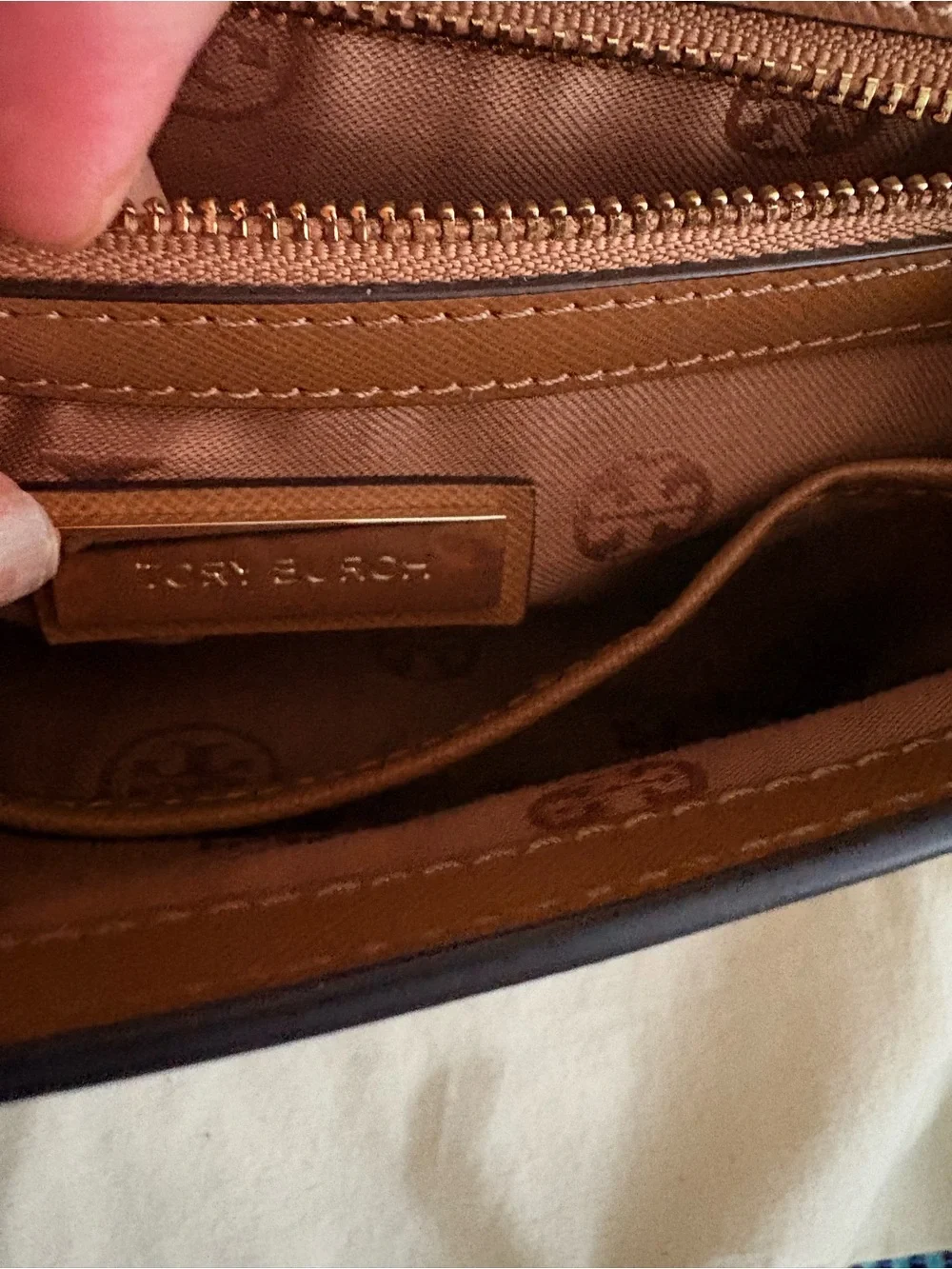 Tory Burch Tan Leather Shoulder Bag with Gold Chain